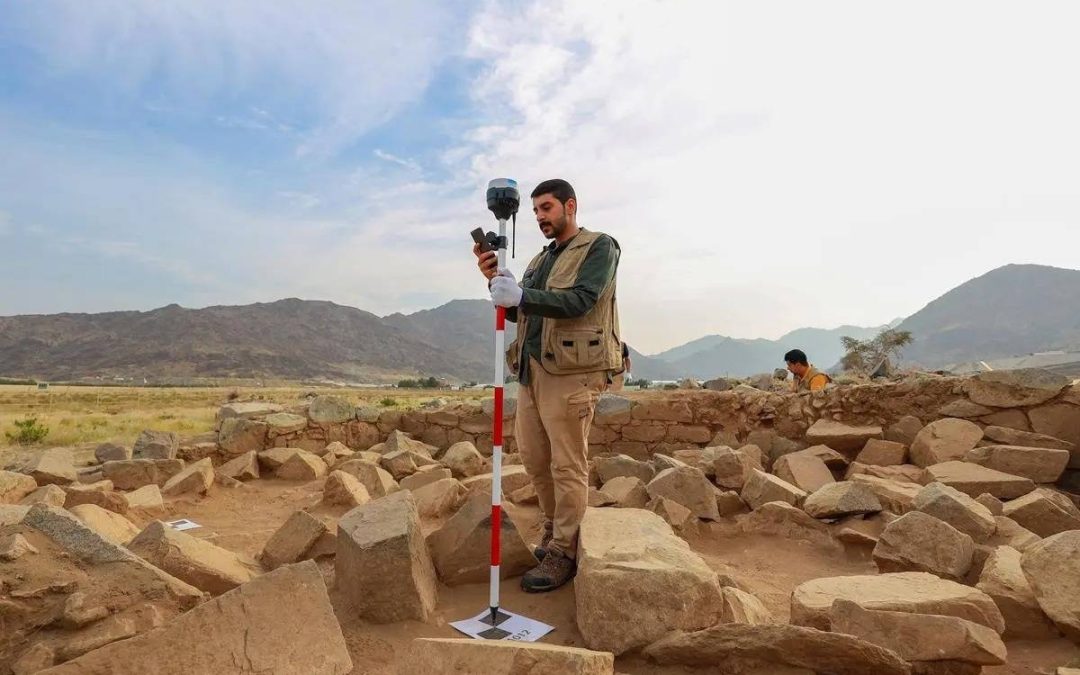 “الهيئة العامة للتراث” تنجز الموسم الأول من التنقيب الأثري في “سوق ذي المجاز”