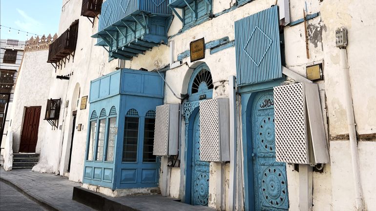 تراث معماري عريق في مدينة جدة التاريخية.