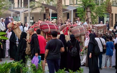 مسرح النور يجذب الزوار إلى حي حراء الثقافي بمكة بأجواء المرح والعروض التفاعلية