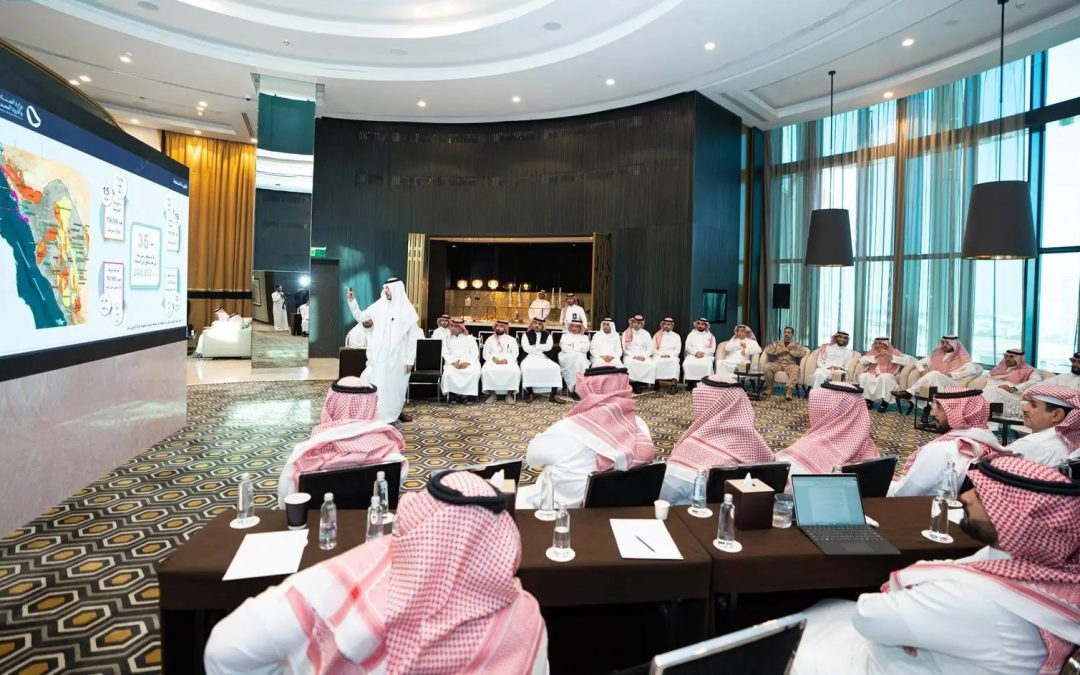 وزارة الصناعة والثروة المعدنية تعقد لقاءً تشاوريًا لتعزيز التعاون في استغلال الأراضي والأحزمة المتمعدنة