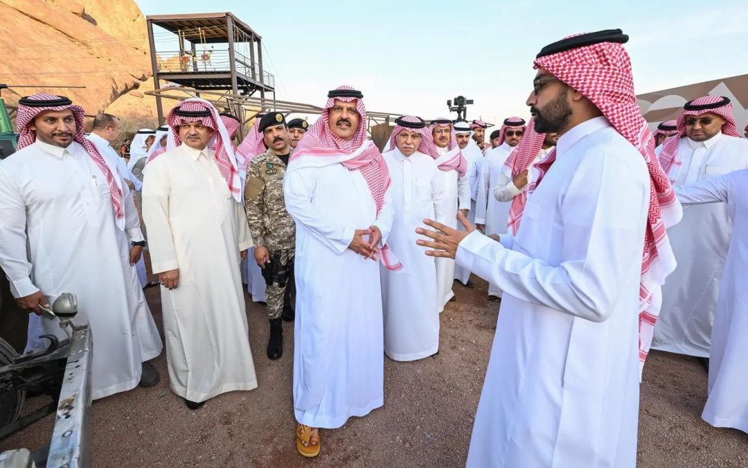 أمير حائل يدشن فعالية ‘وسم حائل’ لتعزيز السياحة الصحراوية والوعي البيئي وسط إقبال عالمي