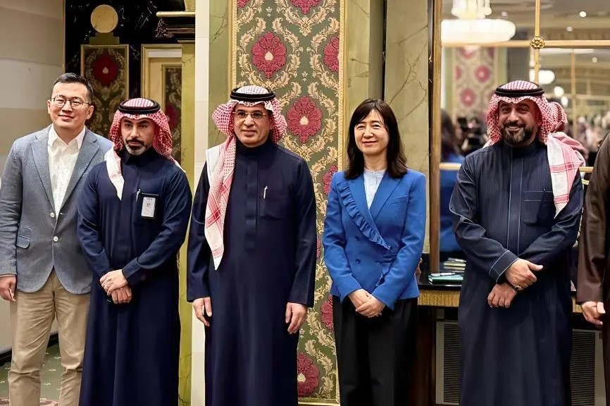 هيئة الإذاعة والتلفزيون ومجموعة الصين للإعلام تناقشان تفعيل التعاون الإعلامي المشترك