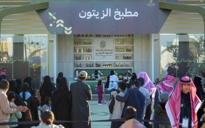 “مطبخ الزيتون” في مهرجان زيتون الجوف الدولي يجذب الزوار بتجربة طهي فريدة تجمع بين المحلية والعالمية