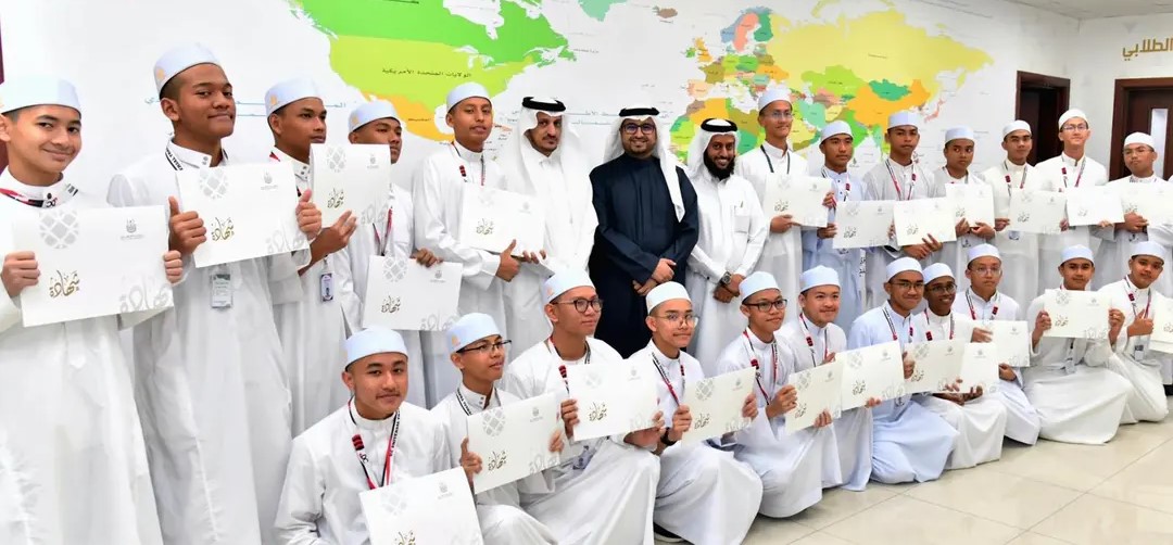 معهد تعليم اللغة العربية بجامعة أم القرى يختتم برنامجًا تدريبيًا لطلبة ماليزيين ويعزز رؤية المملكة 2030