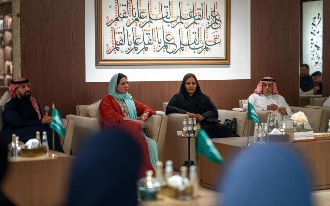 “ديوانية القلم الذهبي” تستعرض نجاحات المسرح الجماهيري ودوره في إثراء المشهد الثقافي