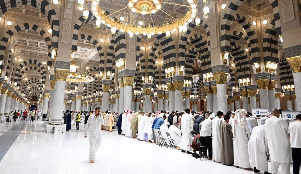 “هيئة العناية بشؤون الحرمين” تُكمل استعداداتها لليلة ختم القرآن في المسجد النبوي