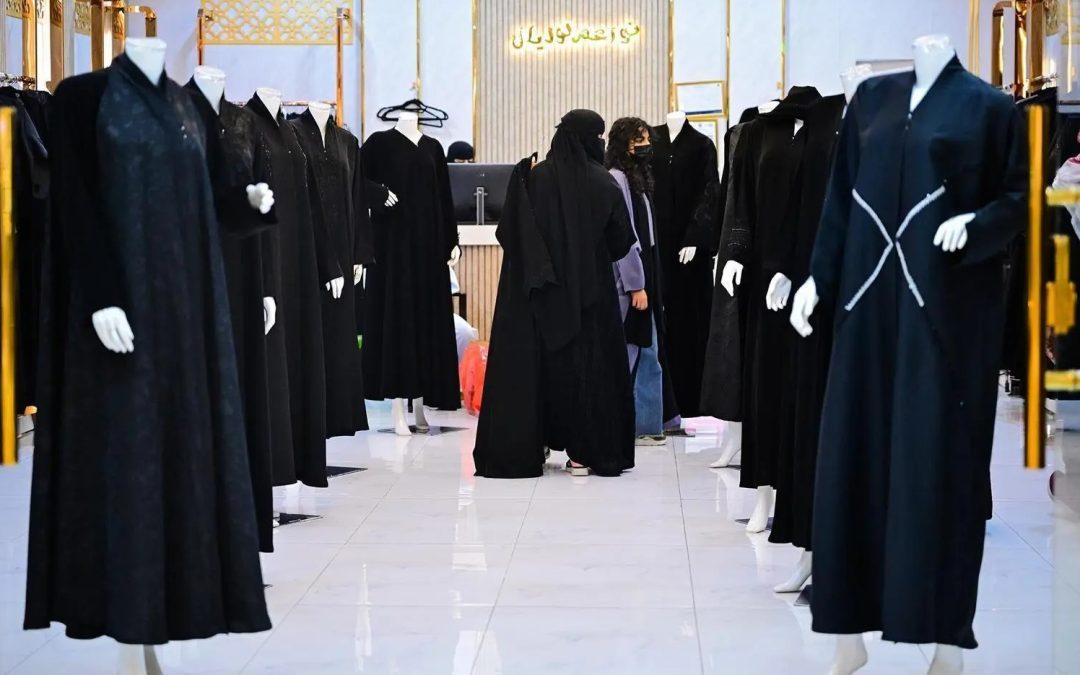 حركة تسوق نشطة في الأسواق والمراكز التجارية بالشرقية مع اقتراب عيد الفطر