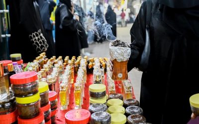عطور العيد.. أجواء جازان تعبق بالعود والبخور استعدادًا للاحتفال