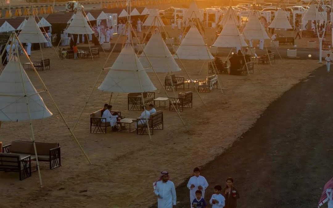 🟦 مزاد الإبل الثاني ينطلق بدومة الجندل وسط حضور واسع وفرص استثمارية وتراثية واعدة
