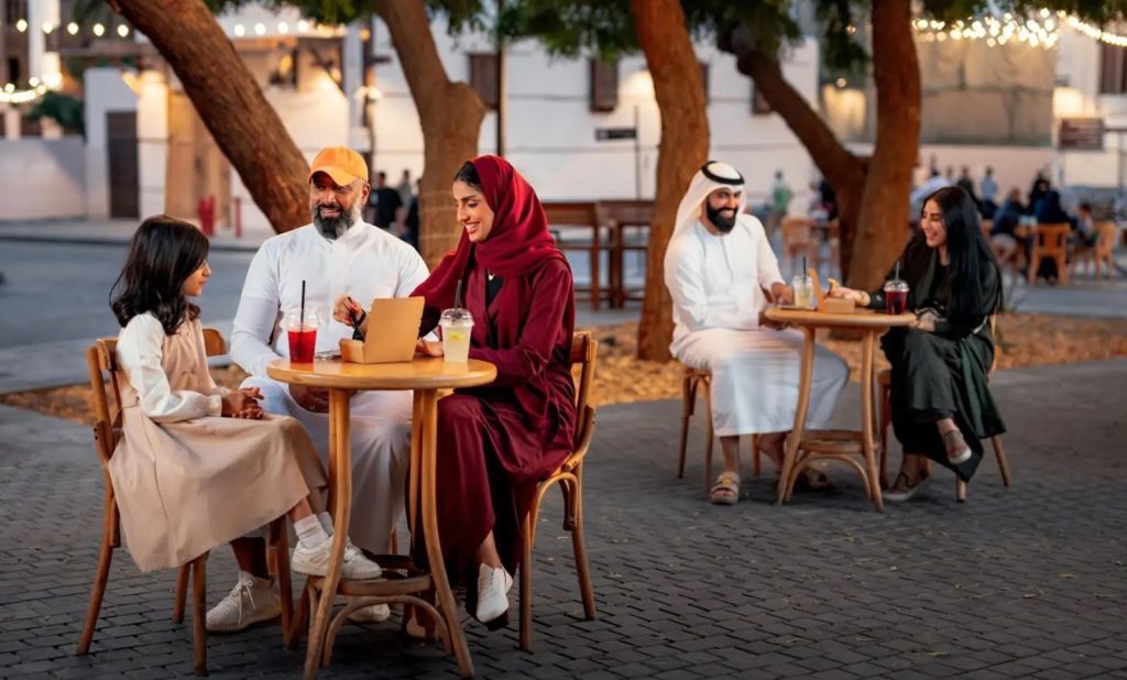 وزارة الثقافة تطلق تطبيقًا ذكيًا لتجربة تفاعلية في جدة التاريخية ضمن مشروع إعادة الإحياء الثقافي