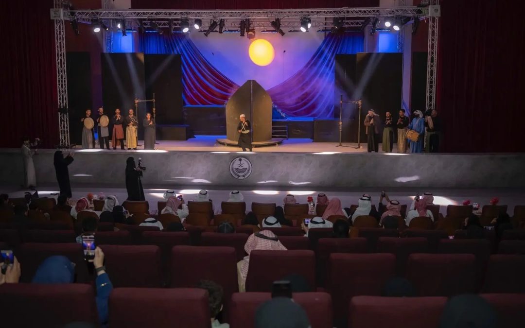 “بحر” تملأ مسرح الباحة بحكايا البحر وتعيد إحياء تراث الغوص واللؤلؤ