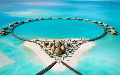 جزيرة “أمهات” على ساحل البحر الأحمر.. وجهة فاخرة تنبض بالجمال الطبيعي وتجارب الاستدامة العالمية