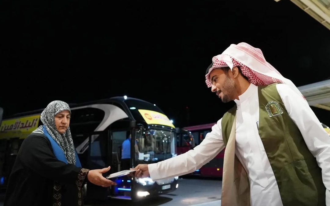 الشؤون الإسلامية بتبوك توزّع أكثر من 45 ألف مادة توعوية وإرشادية على الحجاج بمدينة الحجاج بحالة عمار