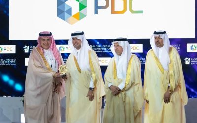 وزير البلديات والإسكان يكرِّم شركة كهرباء السعودية لتطوير المشاريع لرعايتها المنتدى العالمي لإدارة المشاريع 2025