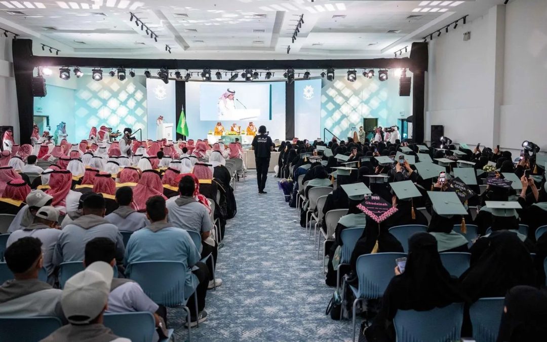 أمير القصيم يحتفي بتخريج 5829 كفاءة تقنية ومهنية: شباب وفتيات يصنعون المستقبل بأدوات الإبداع والمعرفة