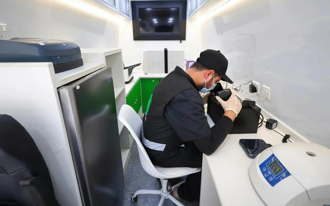 أمانة العاصمة المقدسة تطبق أنظمة إلكترونية متطورة لرقابة الأغذية وتحليل 1300 عينة يوميًا خلال موسم حج 1446هـ