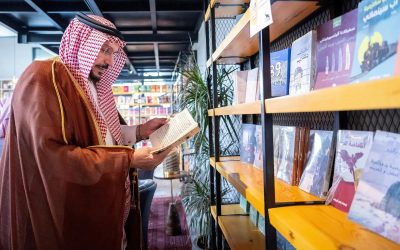 أمير القصيم يشيد بالصوالين الثقافية في المجمعات التجارية: منصة لتعزيز القراءة وترسيخ الهوية الوطنية