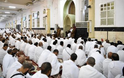 الشؤون الإسلامية تُبرز فضائل يوم عرفة بمحاضرة دعوية في مسجد الخيف ضمن برنامجها التوعوي بالحج