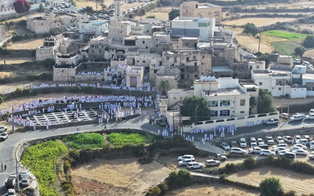 فعاليات الفنون الشعبية تُشعل صيف النماص 2025.. “رجال الحجر” يتألقون في قرية المدانة التراثية