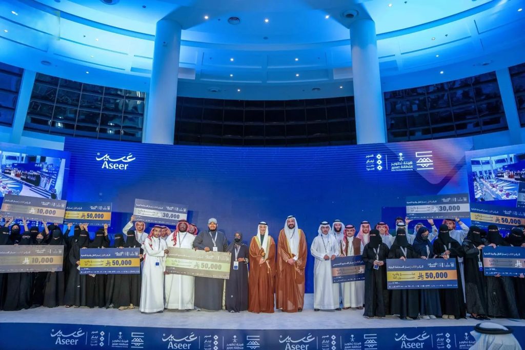 اختتام هاكاثون عسير تبتكر 2025 وتتويج الفِرق الفائزة بجوائز تتجاوز 450 ألف ريال