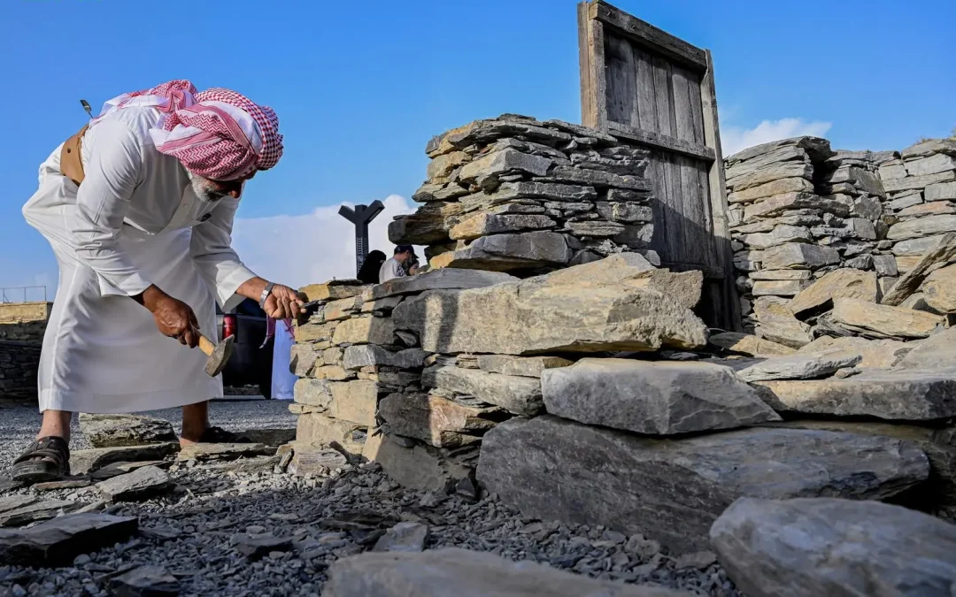 أركان الحرفيين في مهرجان قرية الأطاولة التراثي تجذب الزوار وتُحيي تراث الباحة الحرفي