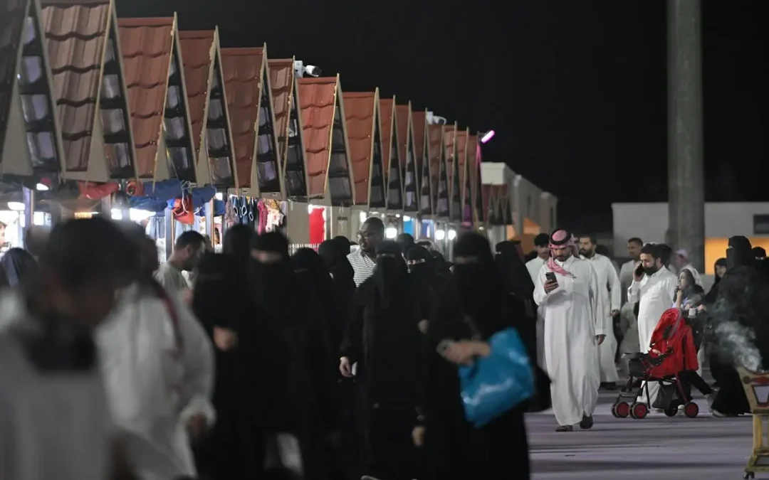 🌙 مهرجان ليالي سهيل بعرعر.. منصة لدعم الأسر المنتجة والترويج للمنتجات التراثية