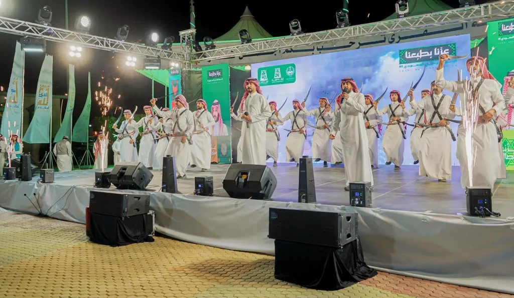 محافظة القرى بالباحة تحتفي باليوم الوطني الـ95 بفعاليات شعبية وفنية تعكس أصالة الموروث السعودي