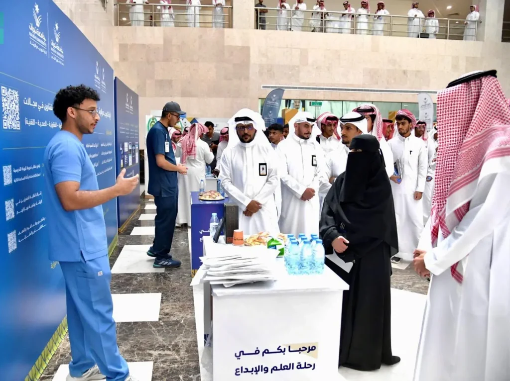 🎓 جامعة نجران تحتفي بالمستجدين عبر معرض “رحلة العلم والإبداع”