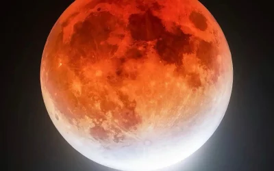 🌕 العُلا تترقب خسوف القمر بفعالية علمية ينظمها فريق “منارة العُلا”