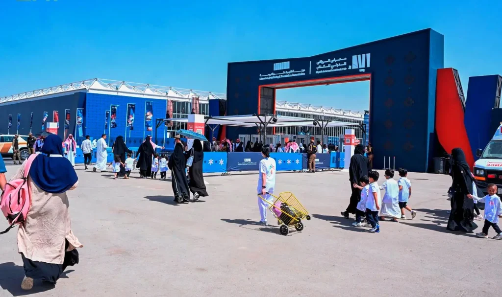 إقبال جماهيري كبير يشهده معرض الرياض الدولي للكتاب 2025 في يومه السابع