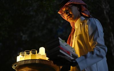 على ضوء الشموع.. فعالية قرائية في تبوك تواكب “ساعة الأرض” وتعزز الوعي البيئي والثقافي