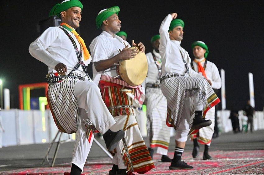 أمسية أدبية في بيش تناقش الفنون الأدائية بين الحفاظ على الموروث وتجديد الهواة