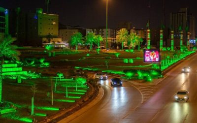 العاصمة الرياض تتألق بالإضاءات الخضراء احتفاءً بيوم “المبادرة السعودية” وتعزيز ثقافة الاستدامة