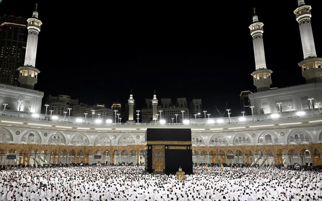 الحرمان الشريفان يستعدان لليلة 27 من رمضان بخطة تشغيلية متكاملة لإدارة كثافة المصلين