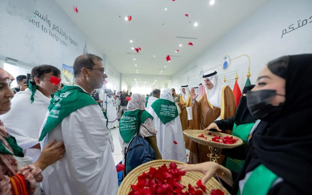 وزير النقل يستقبل أولى رحلات الحجاج عبر مبادرة “طريق مكة” ويؤكد جاهزية منظومة النقل لحج 1447هـ