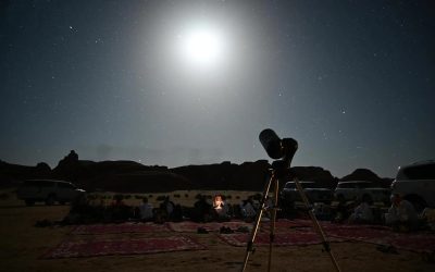 فريق منارة العُلا ينظم أمسية فلكية لرصد شهب القيثاريات وتعزيز السياحة الفلكية للأهالي والزوار