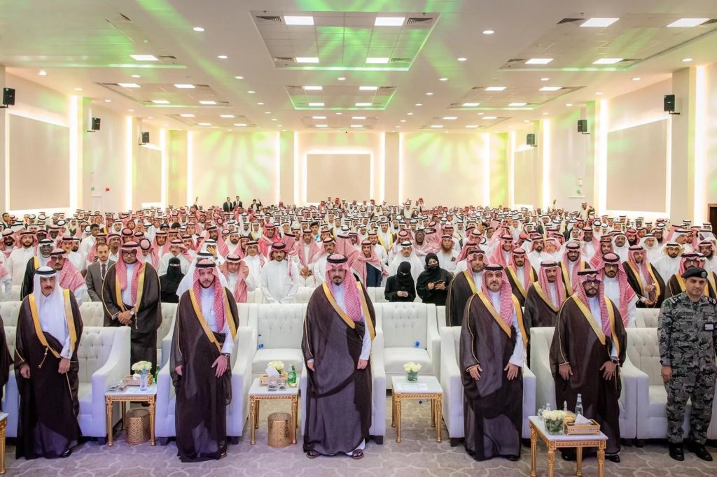 أمير المدينة المنورة يرعى تخريج 4620 متدربًا ومتدربة ويؤكد دورهم في دعم الاقتصاد الوطني