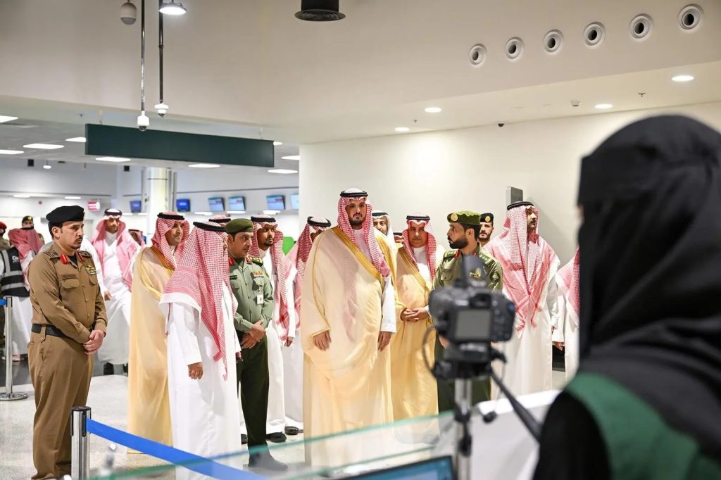 محافظ الطائف يتفقد جاهزية مطار الطائف الدولي وخطط خدمة الحجاج لموسم حج 1447هـ