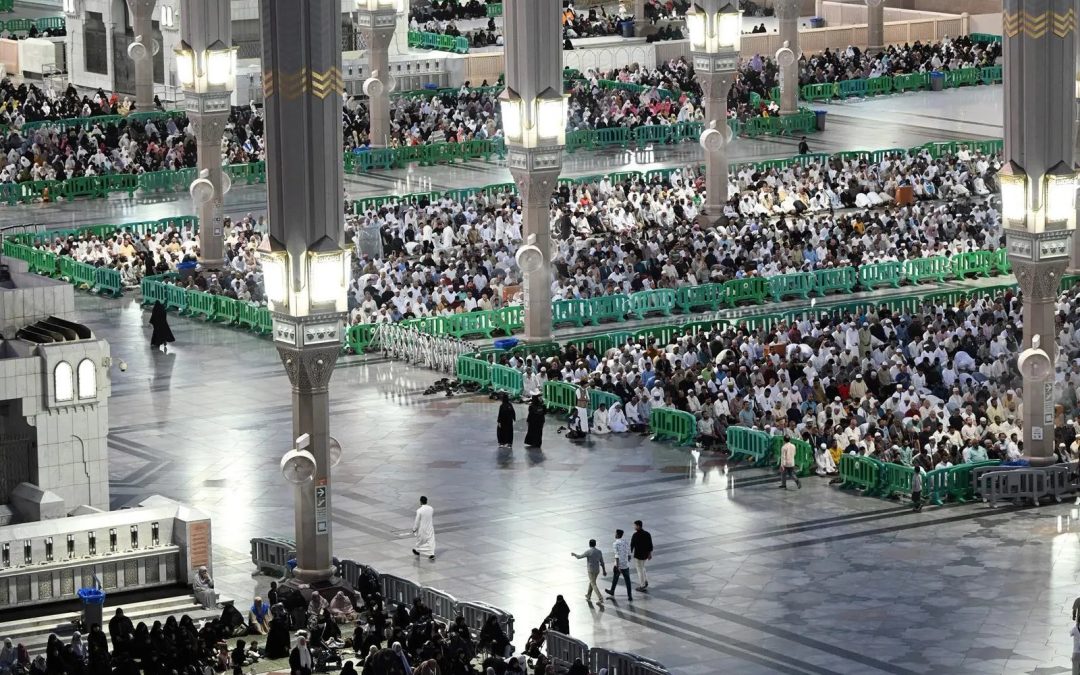 حجاج بيت الله الحرام يشيدون بجودة الخدمات في المدينة المنورة بعد إتمام مناسك الحج
