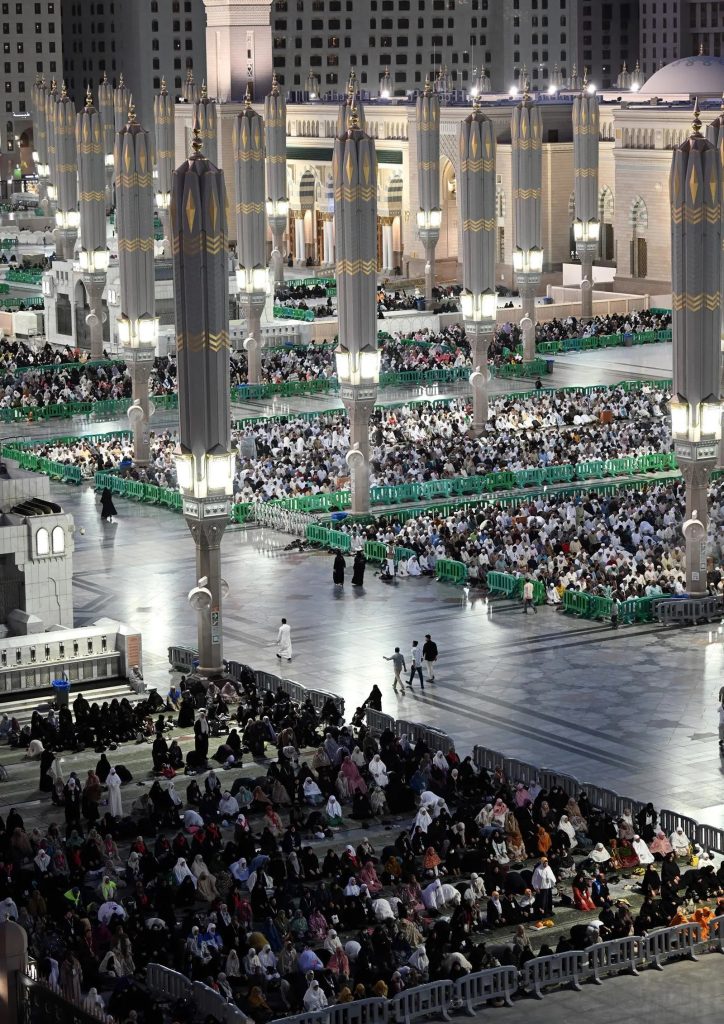 حجاج بيت الله الحرام يشيدون بجودة الخدمات في المدينة المنورة بعد إتمام مناسك الحج