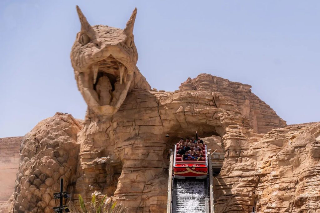 عروض صيفية وتجارب استثنائية بانتظار زوار أكواريبيا وSix Flags مدينة القدية حتى سبتمبر