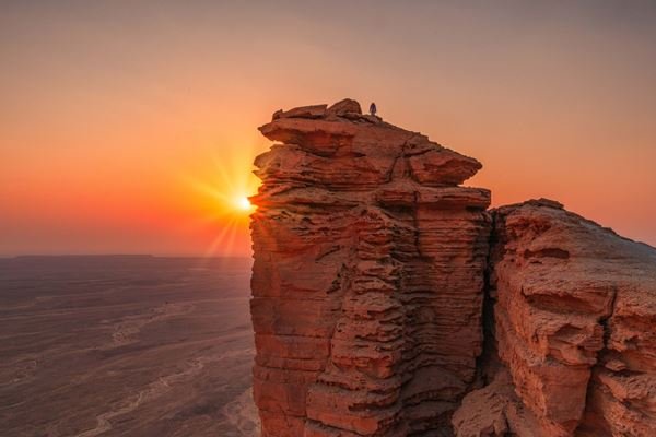 المطل أو حافة العالم