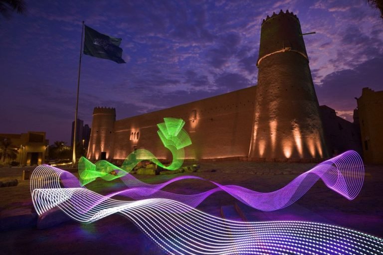 معرض نور الرياض الإبداع ينوّرنا، والمستقبل يجمعنا