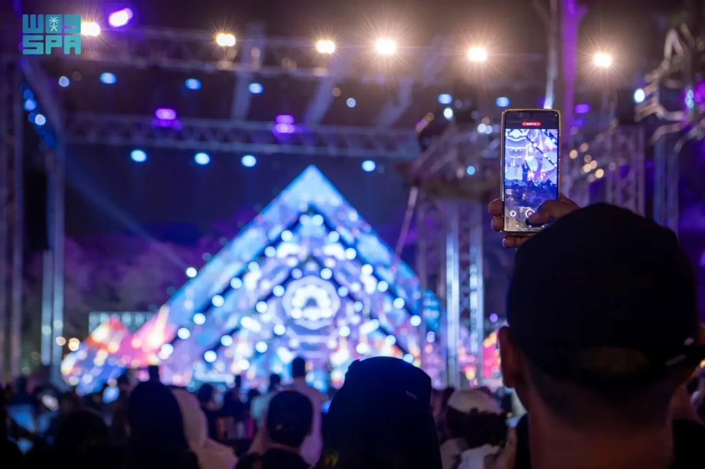 زوار موسم الرياض 2024 يستمتعون بالأسبوع الفلبيني في حديقة السويدي ويكتشفون ثقافاته المتنوعة