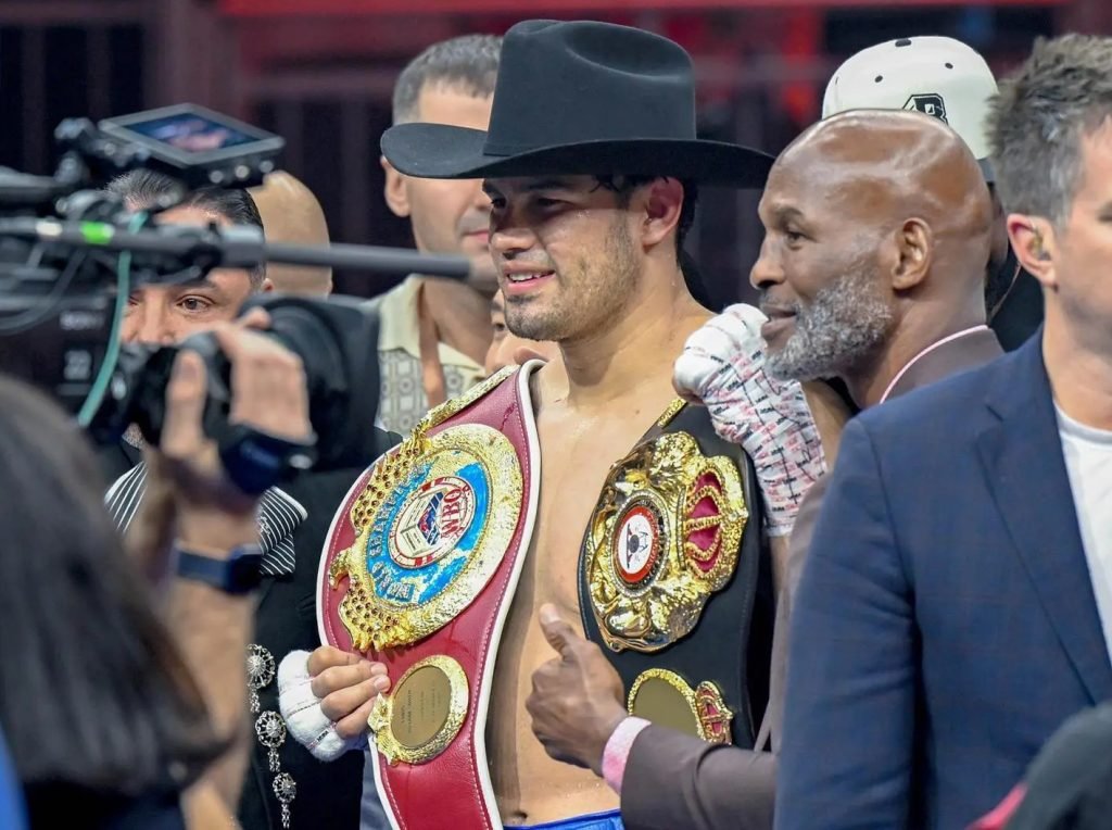 "ليلة لاتينية" في موسم الرياض: زوردو راميريز يوحّد ألقاب الوزن الثقيل المتوسط WBO وWBA