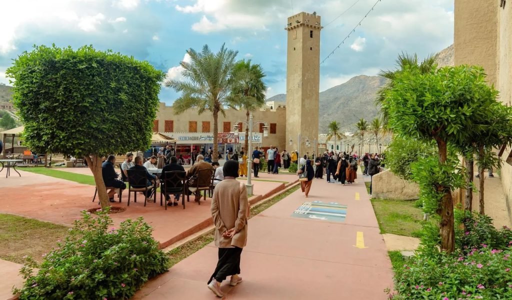 الشؤون الإسلامية تنظم يومًا ثقافيًا لضيوف برنامج خادم الحرمين الشريفين للعمرة والزيارة