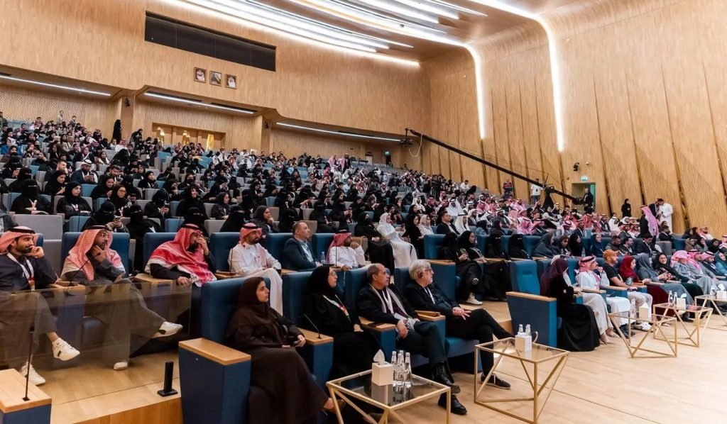 هيئة فنون العمارة والتصميم تتوج إبداعات الشباب في النسخة الأولى من "جائزة مرسم التصميم"