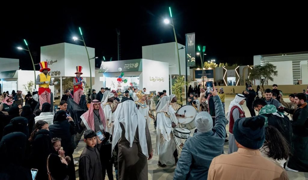 عروض عالمية وفنون شعبية تتألق في مهرجان زيتون الجوف الدولي 2025