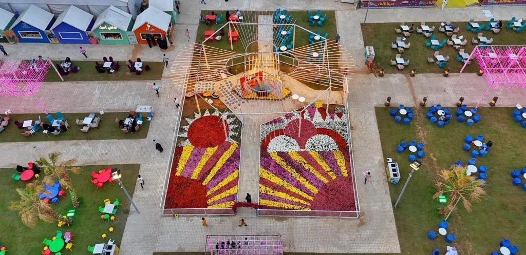 50 ألف زهرة تُزين سجادة مهرجان شتاء الباحة في المخواة وتبهر الزوار بجمالها