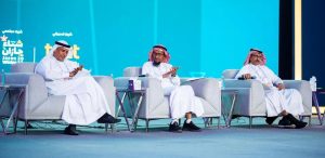 معرض جازان للكتاب 2025: جلسات حوارية ونقاشات أدبية تثري المشهد الثقافي